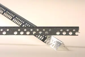 Alu ugaonik 90° 23x23mm 2,50 m po štangi 0,42 VPE200, Z40425