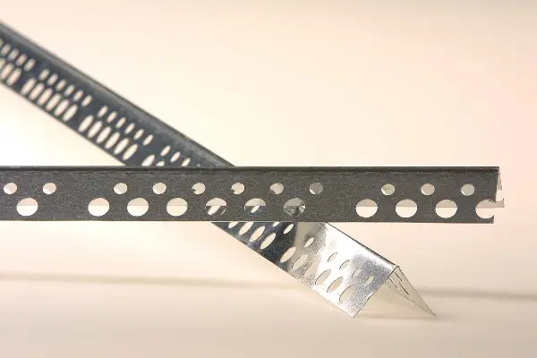 Alu ugaonik 90° 23x23mm 2,50 m po štangi 0,42 VPE200, Z40425